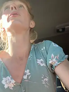 GoldenFlameGoddess' Webcam Show