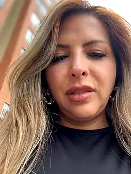 _Abril-Office1's Webcam Show
