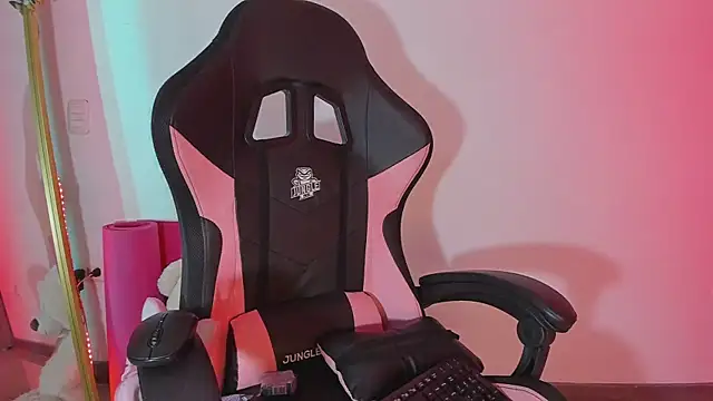 SheilaSmiith's Webcam Show