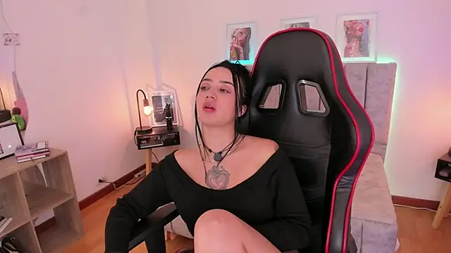EmmyEvans1 Webcam Show