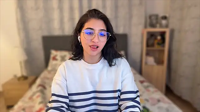 zoe_moon18's Webcam Show