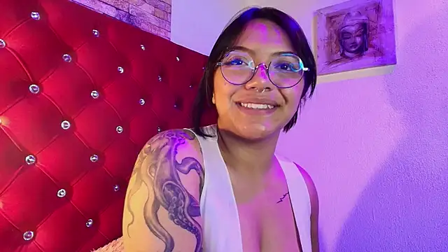 Victoria_Thompson1's Webcam Show