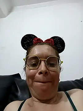 chiquitahot69's Webcam Show