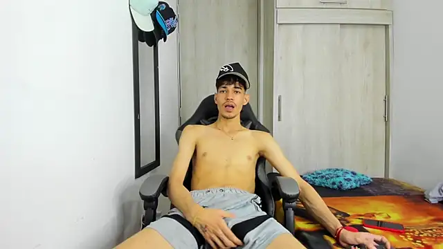 littledemon777's Live Sex Cam Show