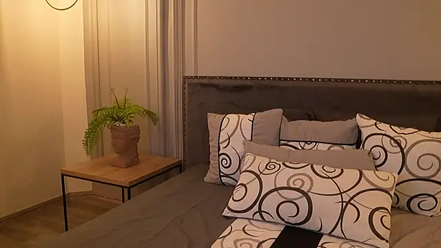 IrisBaker's Live Sex Cam Show