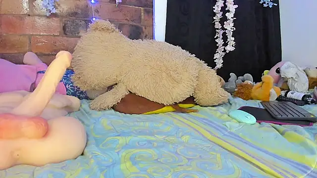 Pucaa_'s Webcam Show