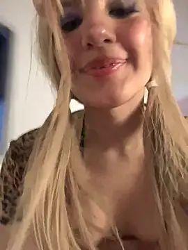 SweetBunnyGF's Webcam Show