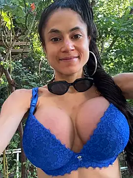 F3ckd0lllucy Webcam-Show