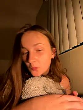 MadilynX777's Webcam Show