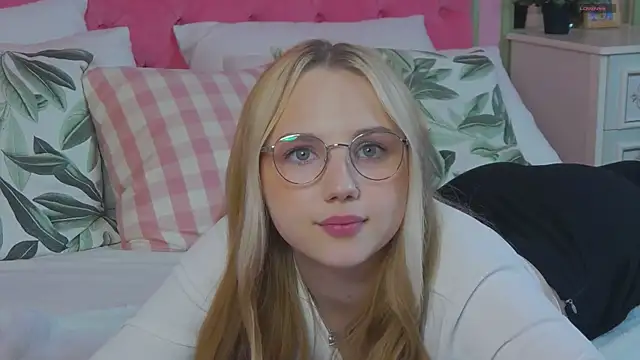 Sky_Cutie's Webcam Show