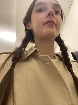 lylylovesyou 现场性爱视讯表演
