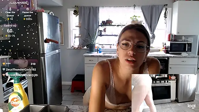 KierBearKisses 现场性爱视讯表演