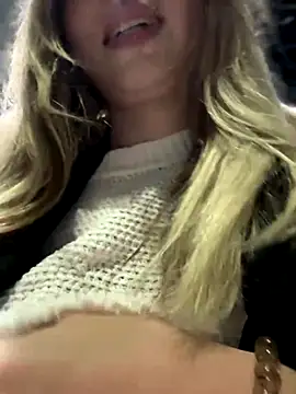 LoraaDoll Webcam-Show