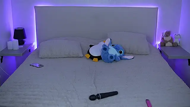YourLolaBunny's Webcam Show
