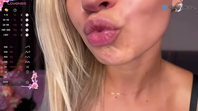 Sexy_Katze's Webcam Show