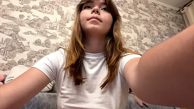 CoralinaEastoy's Webcam Show