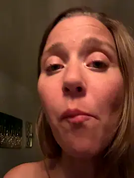 SkyelarSommer's Webcam Show