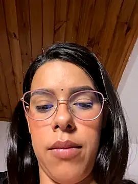 Anandacute1 现场性爱视讯表演