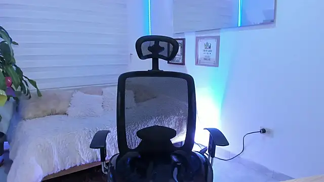 alana_collinss' Webcam Show