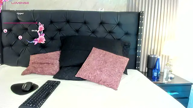 luna__dance's Webcam Show