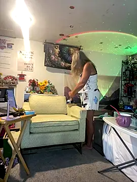 TrenaAnne's Webcam Show