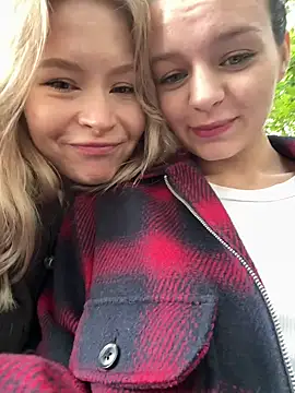 Cum_girlss' Webcam Show