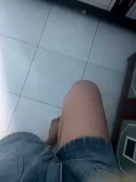 Cocogi18's Webcam Show