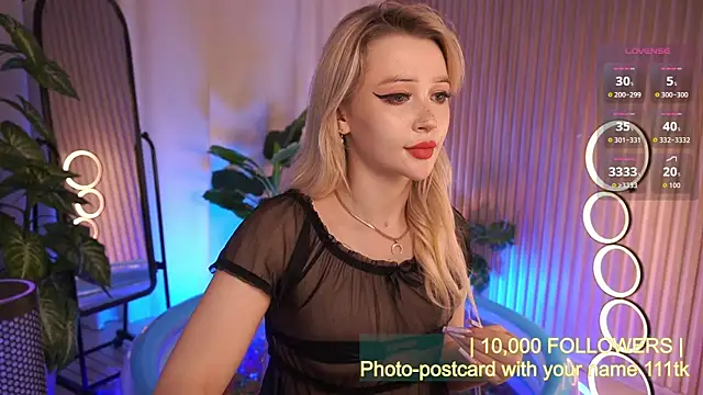LauraWifeness Webcam-Show