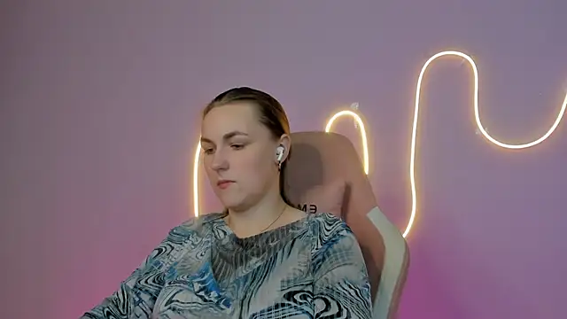 KatieWarrd Webcam-Show