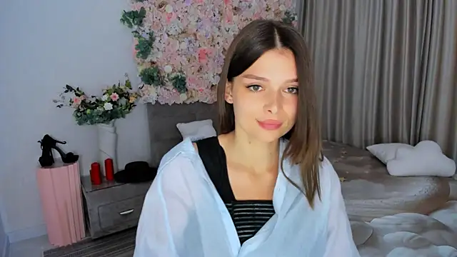 ContinentOfTranquility's Webcam Show
