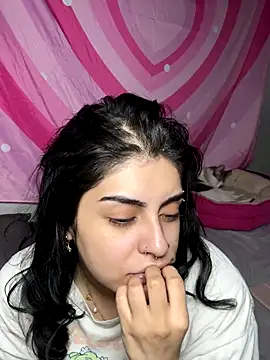 ThickerThanYoBitch's Webcam Show