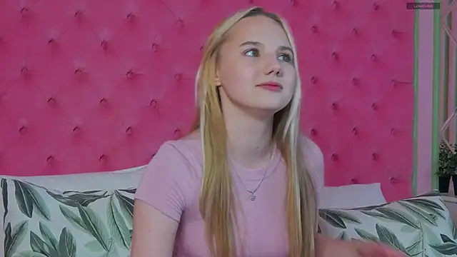 Sky_Cutie's Webcam Show