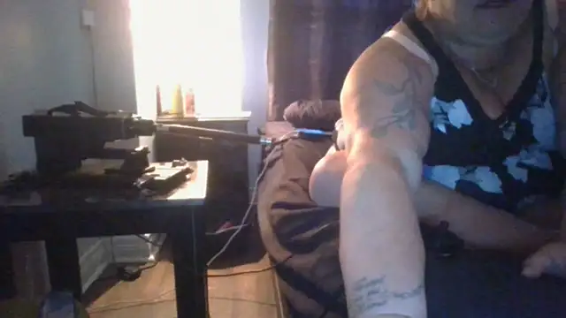 Yourfantasy1379's Live Sex Cam Show