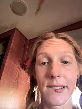 GoldenFlameGoddess' Live Sex Cam Show