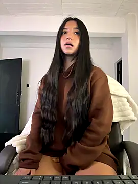 aly_golden_'s Webcam Show
