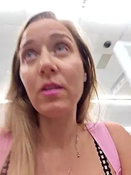 SkyelarSommer's Webcam Show