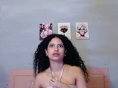Adut_Akech's Webcam Show