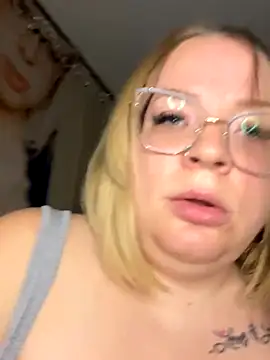 Blondiee_x's Webcam Show