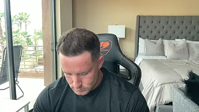 brettmycles28's Webcam Show