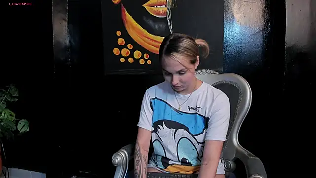 Emmaa_white_'s Webcam Show