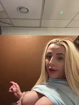 Strongqueen's Webcam Show