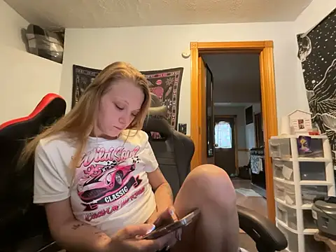 Daddyssllut's Live Sex Cam Show