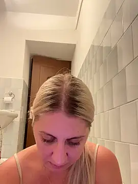 GinaHernandez's Webcam Show