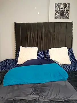 LunaCovenn's Webcam Show