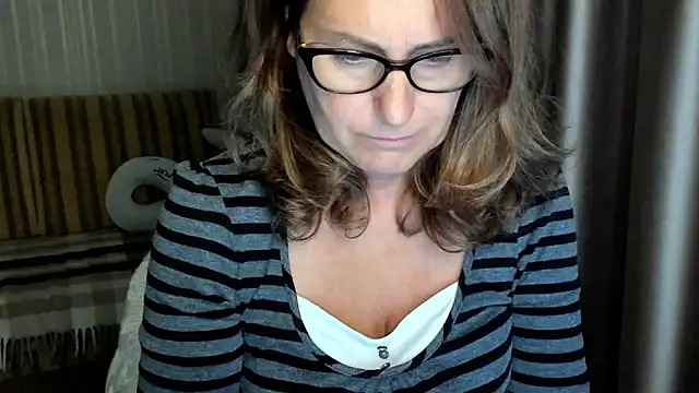 lauraoven's Webcam Show