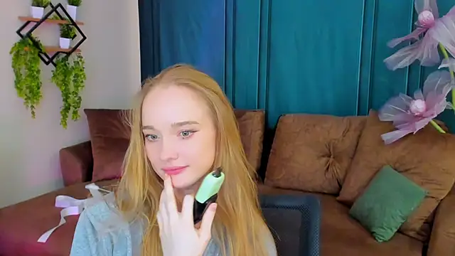 AttractionOfSouls' Webcam Show