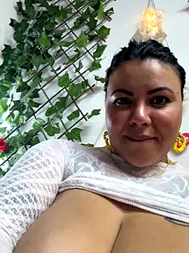 alicia_squirt_big's Webcam Show