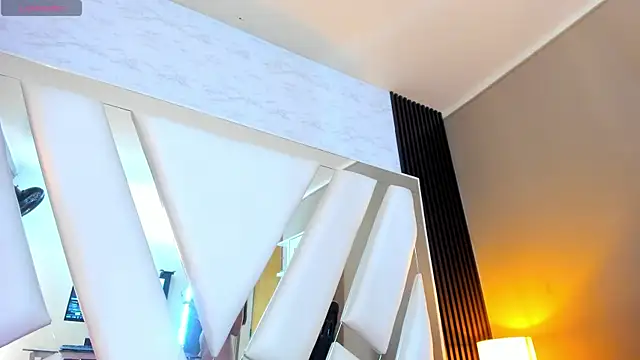 Emma_Petiite's Webcam Show
