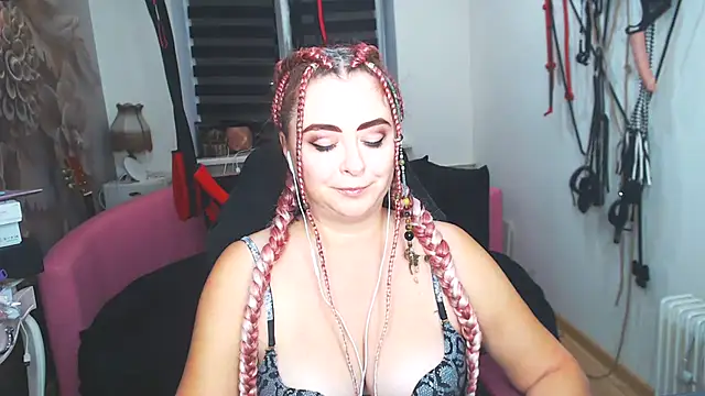 MISSwithDOLLS' Webcam Show