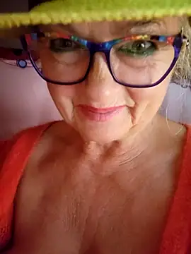 MucMilf59's Webcam Show